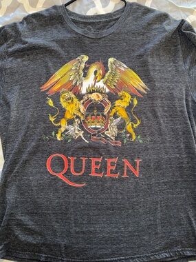 Queen Graphic Short Sleeve Tee